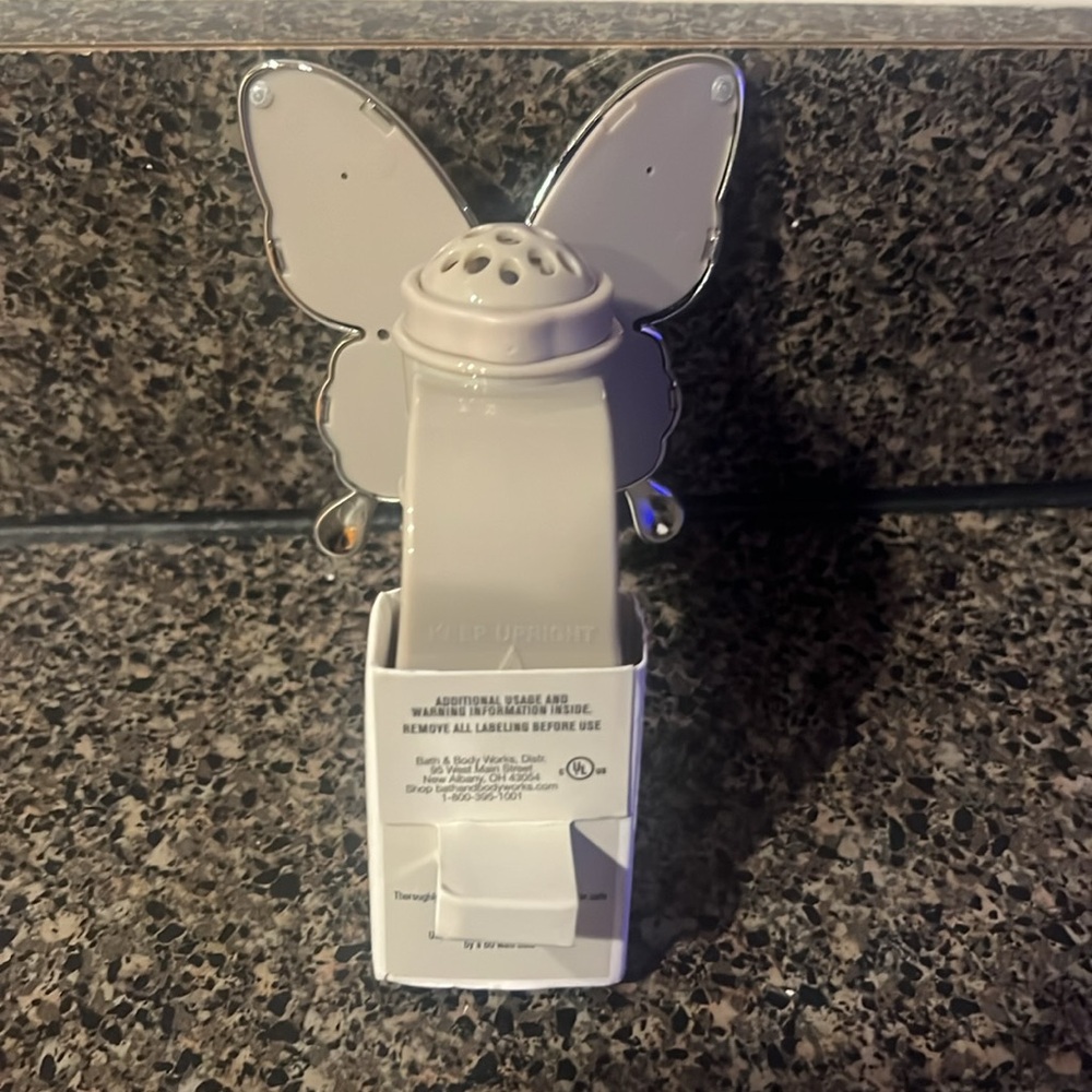 Bath and Body Works Butterfly Wallflower Plug - Picture 2 of 2